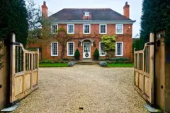 Luxury-House1.jpg.webp
